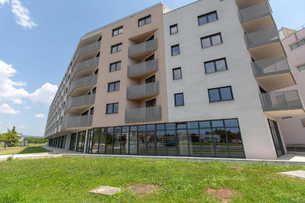 Burin Apartment Koper Bagian luar foto