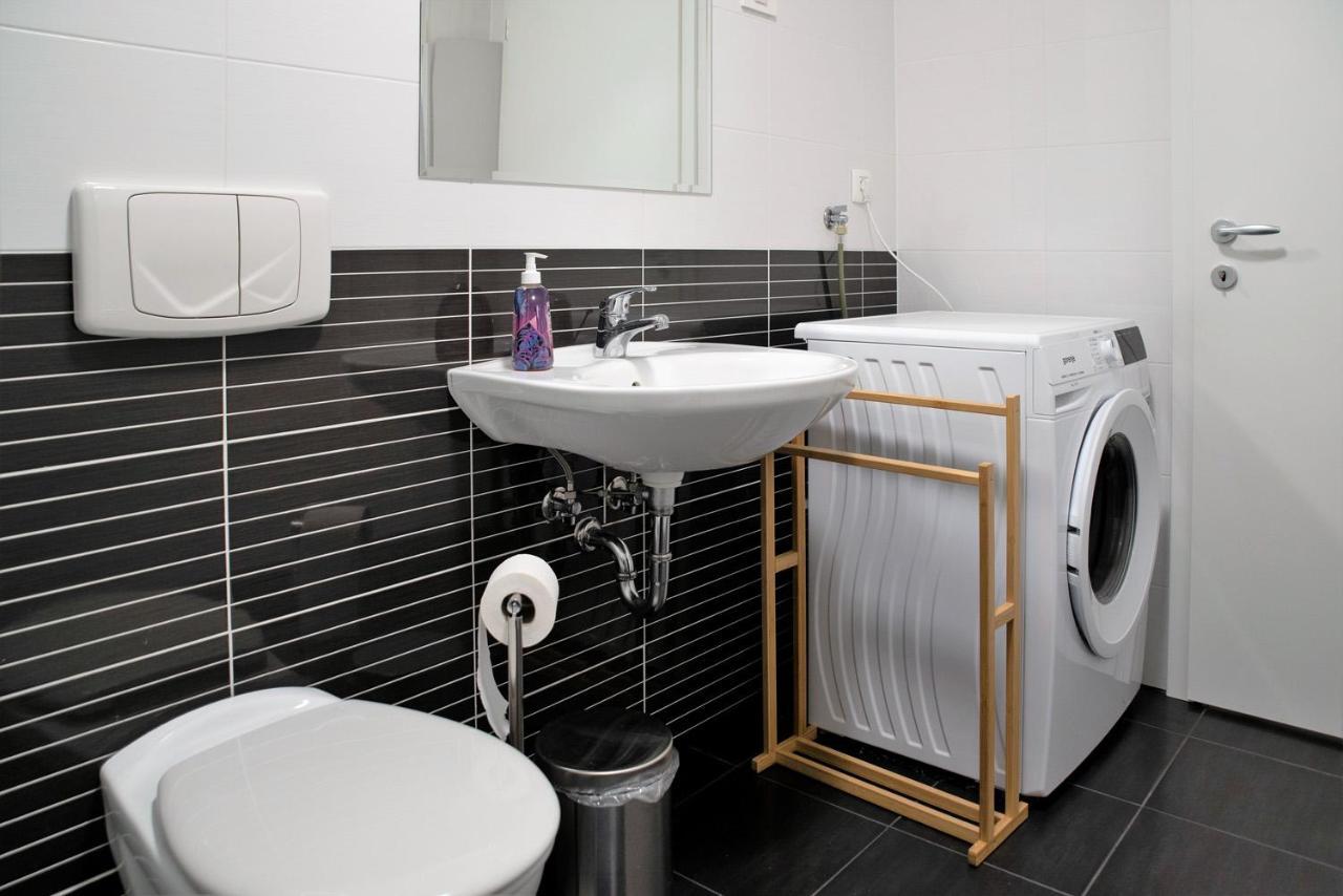 Burin Apartment Koper Bagian luar foto